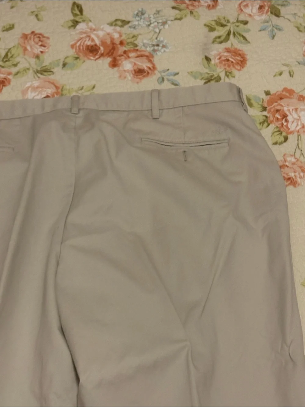 DOCKERS D3 CLASSIC FIT FLAT FRONT KHAKI Pants for Men’s  W42 X L30